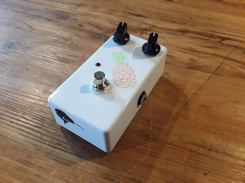 Pineapple BC108 Fuzz pedal